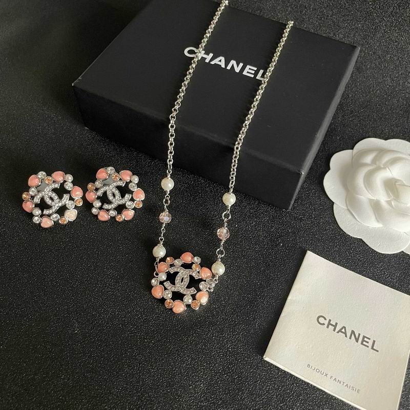 Chanel Suits 03yxs40